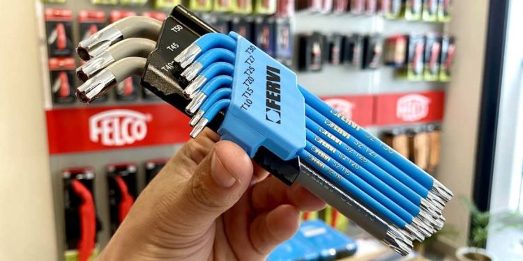 Một số bộ lục giác được trang trí thêm lớp sơn tĩnh điện