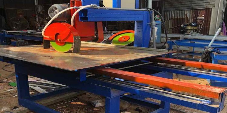 Máy cắt gạch - Công cụ giúp mọi việc trở nên dễ dàng hơn