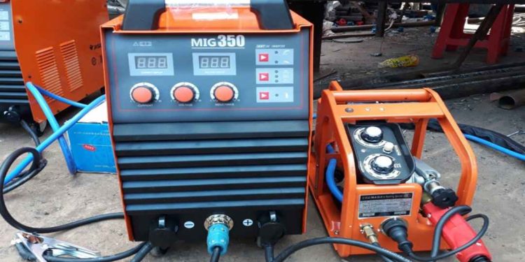 Máy hàn Mig với công suất lớn được dùng trong nhà máy