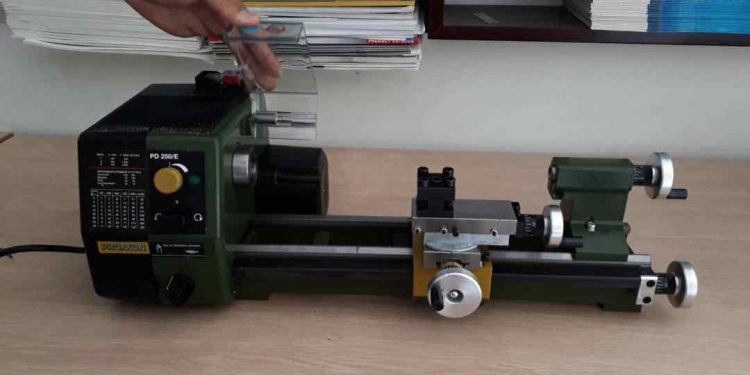 Máy tiện mini thích hợp cho trường hợp thường xuyên di chuyển