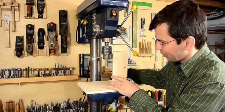 Nên test máy khoan trước khi mua