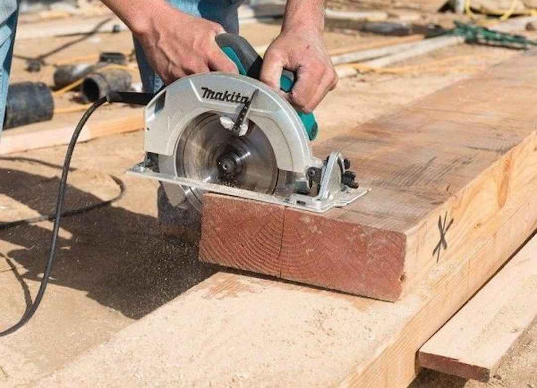 Công suất của máy cắt gỗ sẽ ảnh hưởng đến khả năng cắt