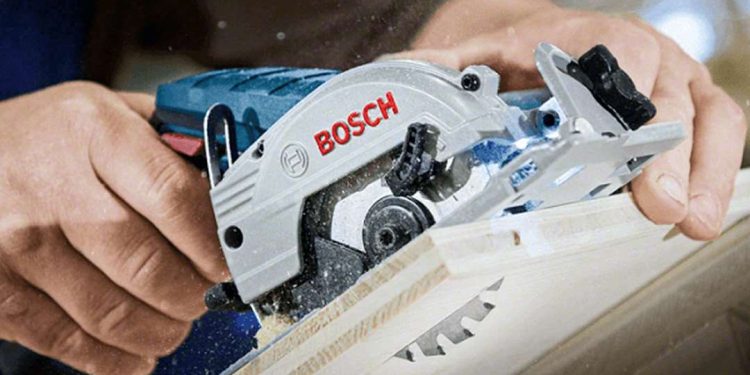 Công dụng máy cắt gỗ trong ngành công nghiệp