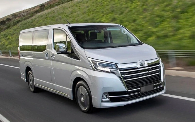 Không gian nội thất là điểm mạnh lớn của Toyota Hiace